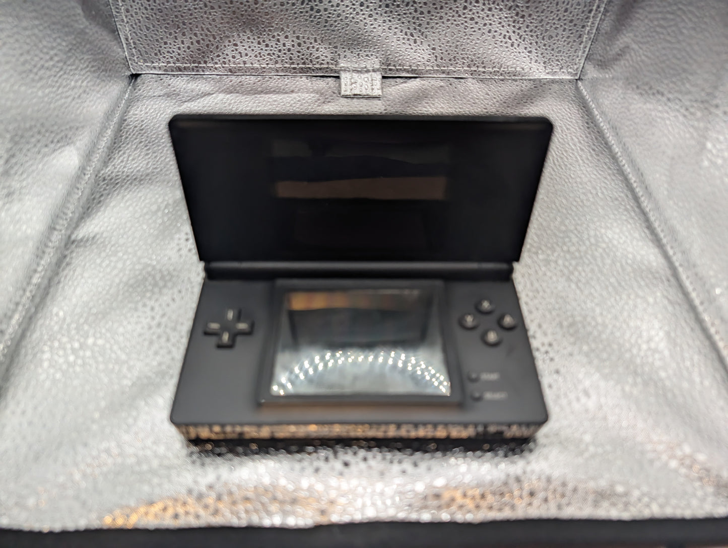 Modded Nintendo DSi Ultimate Bundle: 32GB of DS, GBA, SNES, and Gameboy Games Included!